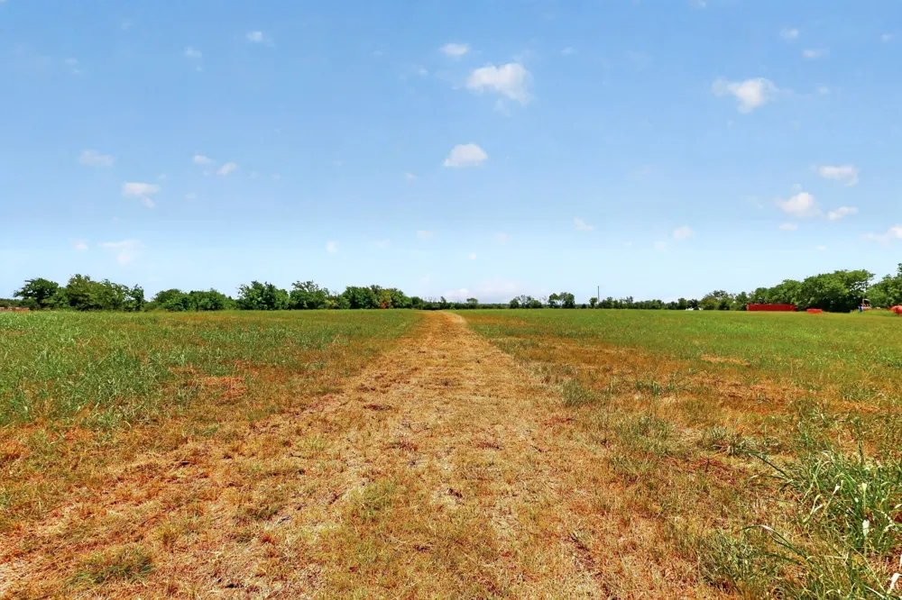 8487 County Road 308 Terrell, TX 75161