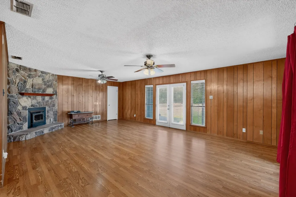 8487 County Road 308 Terrell, TX 75161