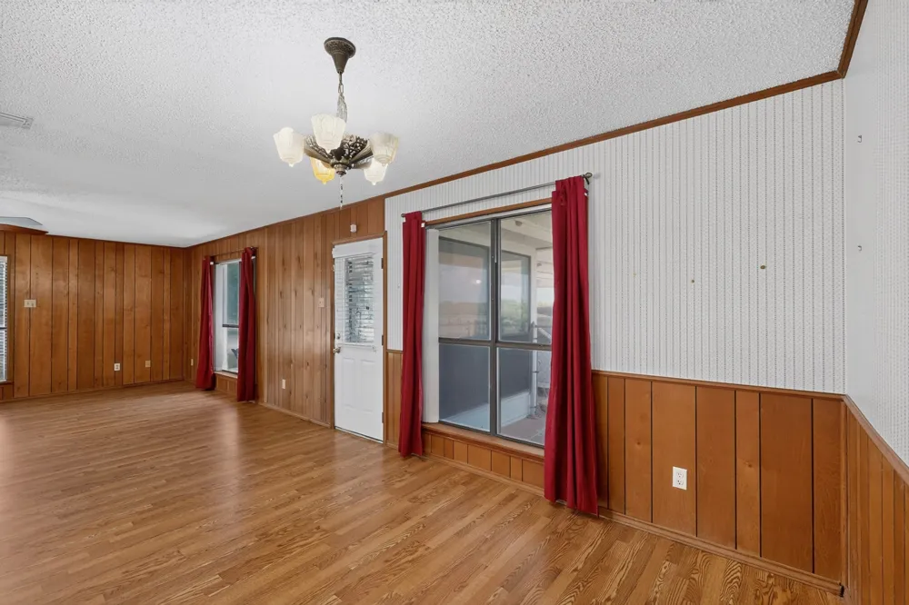 8487 County Road 308 Terrell, TX 75161