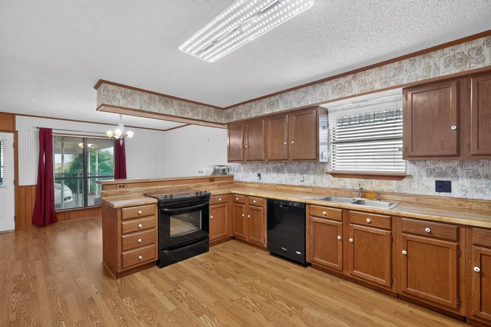8487 County Road 308 Terrell, TX 75161