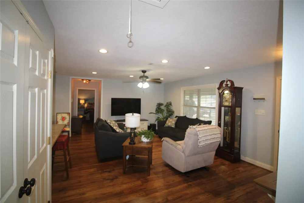 1319 Tammye Lane W Madisonville, TX 77864