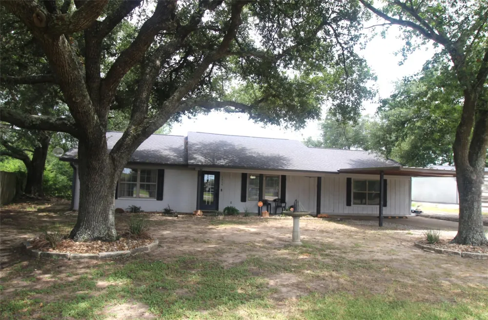 1319 Tammye Lane W Madisonville, TX 77864