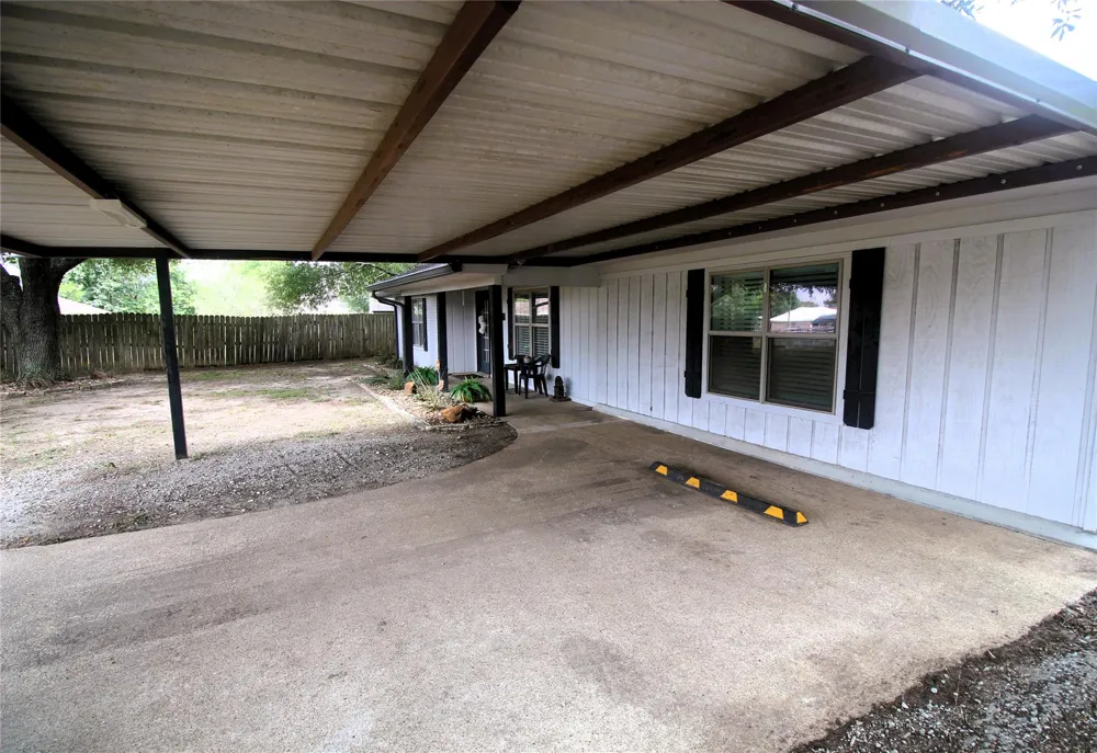 1319 Tammye Lane W Madisonville, TX 77864