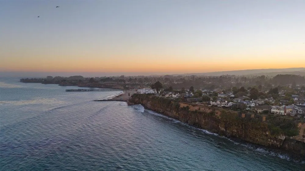 100 Oakland Capitola, CA 95010