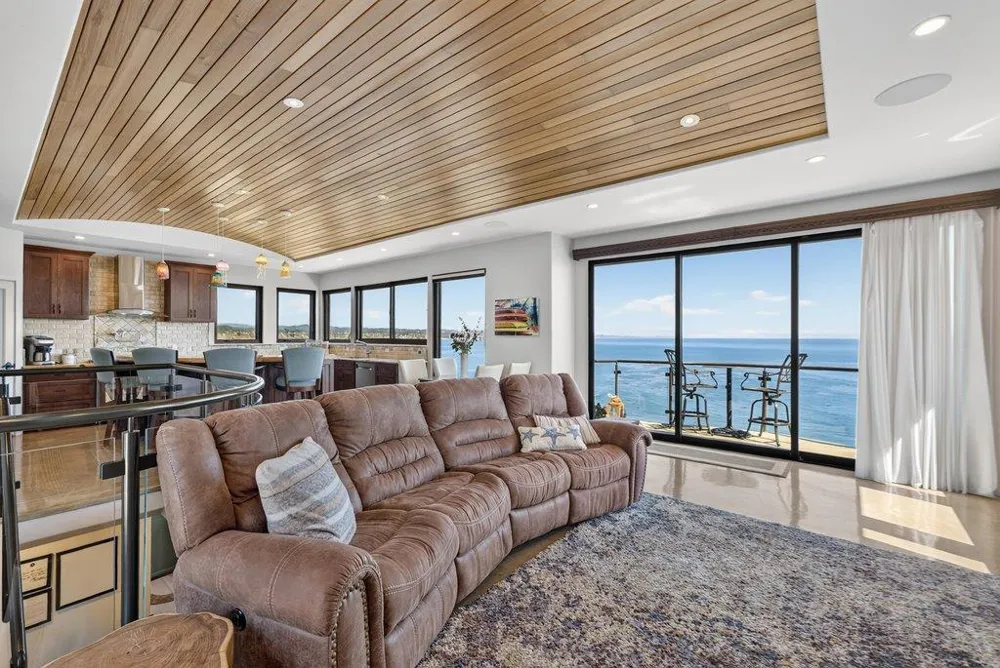 100 Oakland Capitola, CA 95010