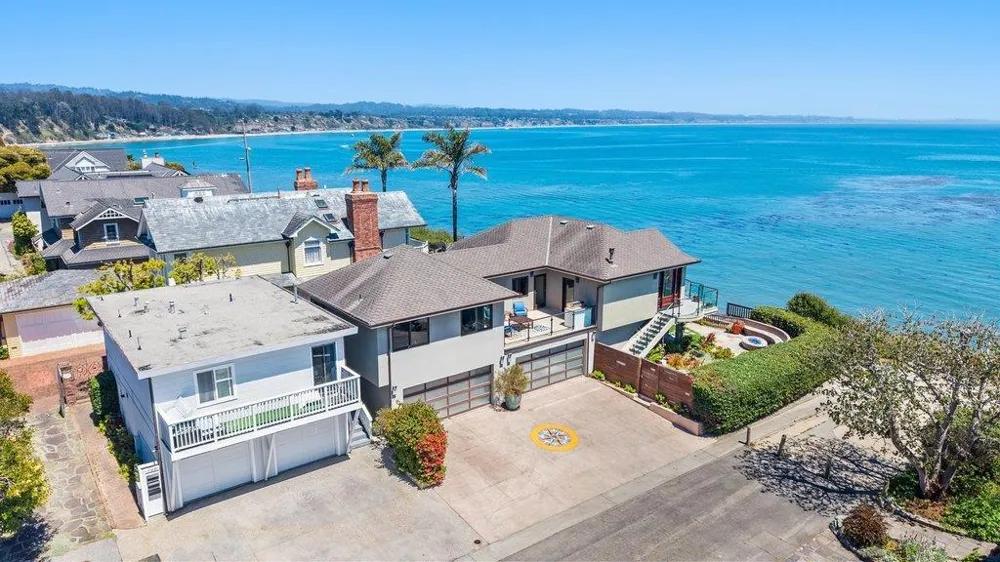 100 Oakland Capitola, CA 95010