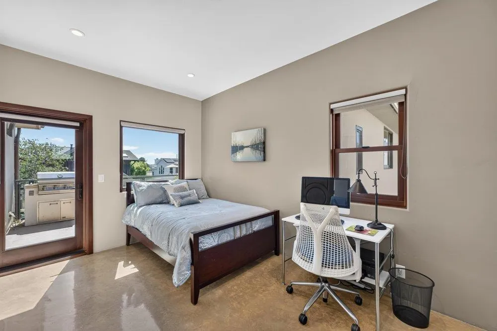 100 Oakland Capitola, CA 95010