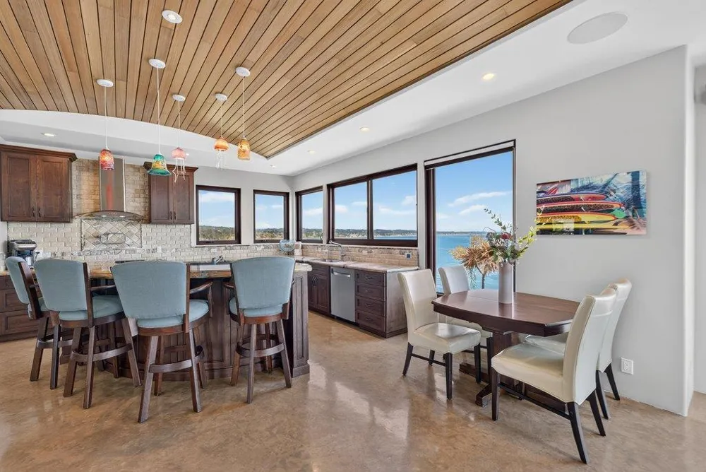 100 Oakland Capitola, CA 95010
