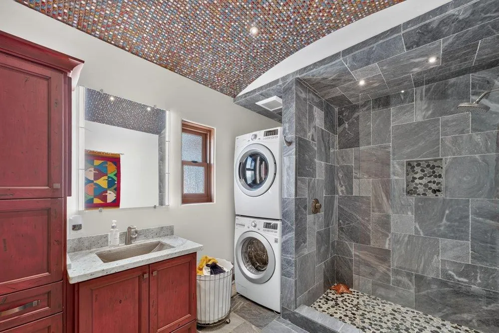 100 Oakland Capitola, CA 95010