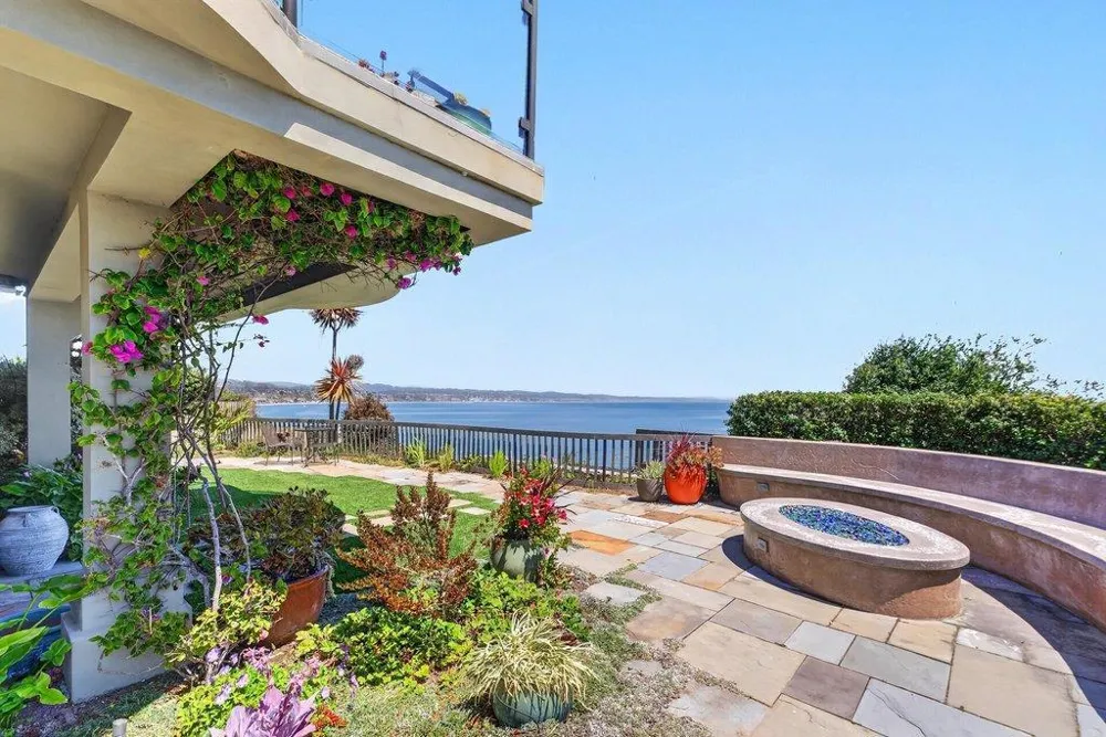100 Oakland Capitola, CA 95010