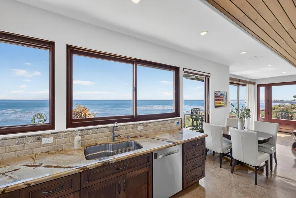 100 Oakland Capitola, CA 95010