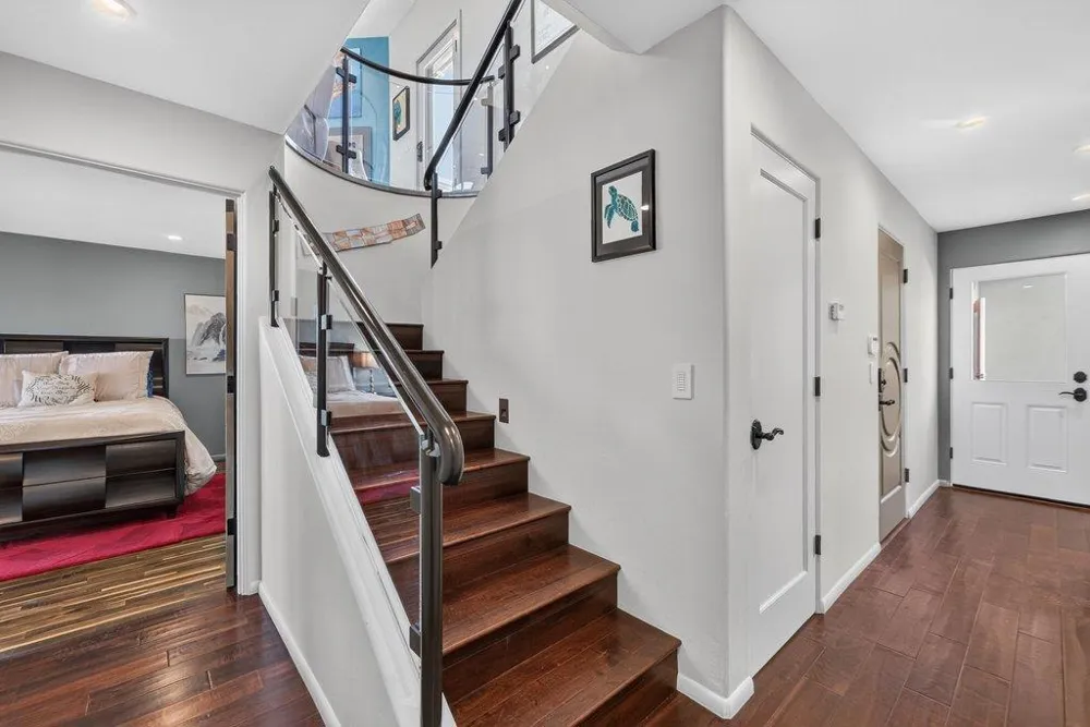 100 Oakland Capitola, CA 95010