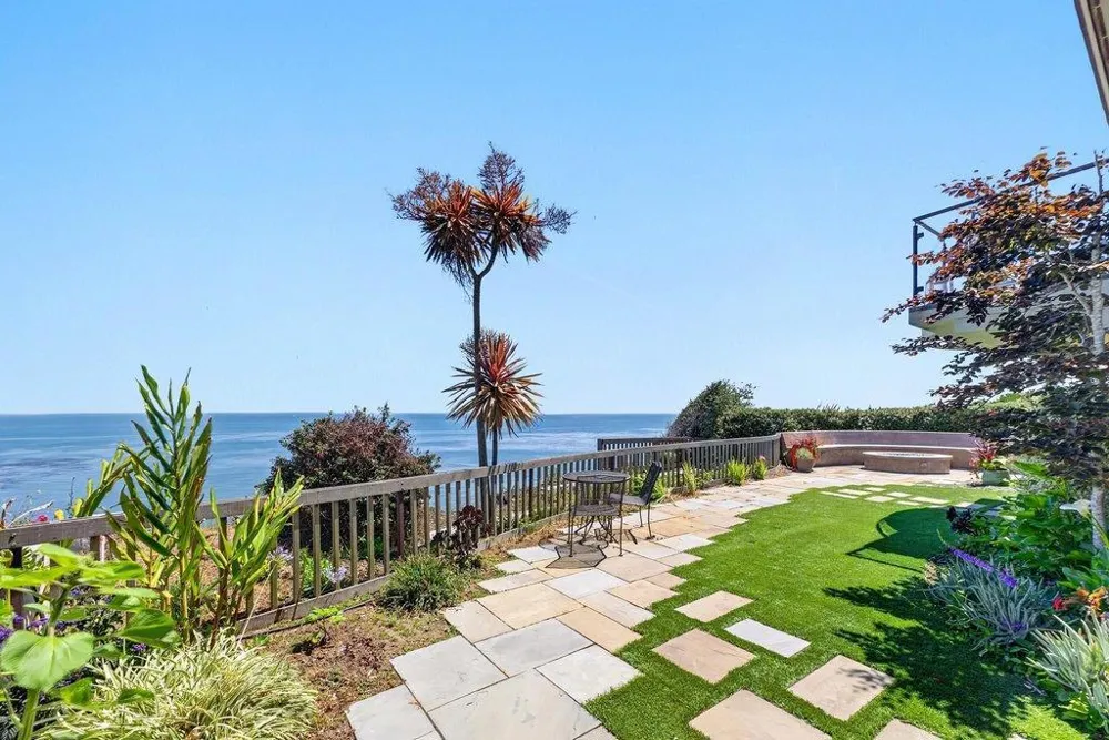 100 Oakland Capitola, CA 95010