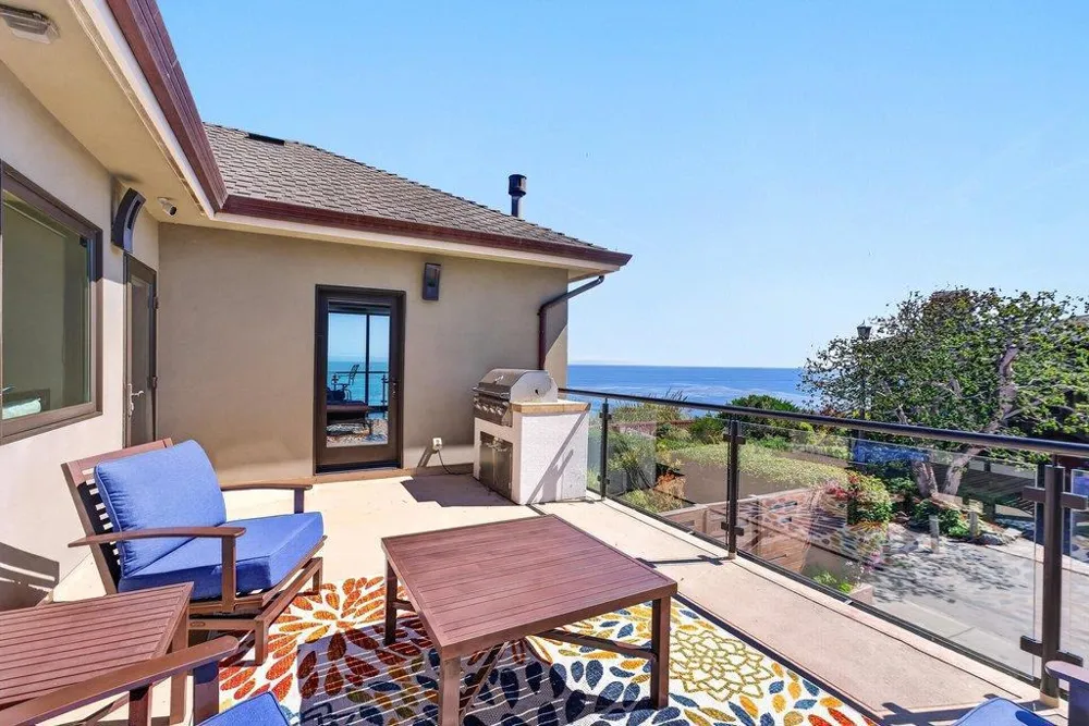 100 Oakland Capitola, CA 95010