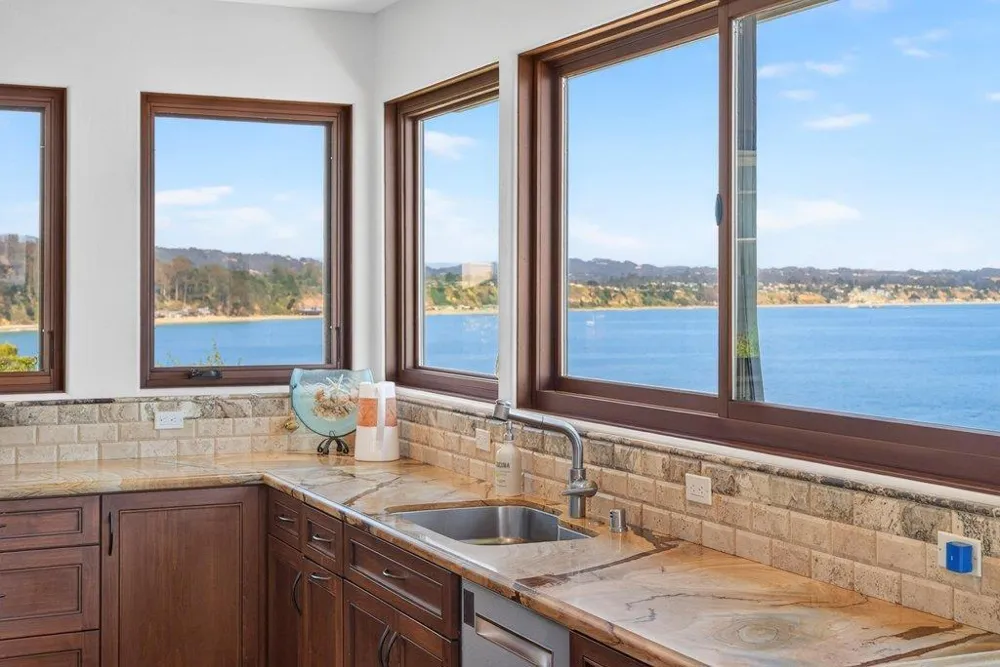 100 Oakland Capitola, CA 95010