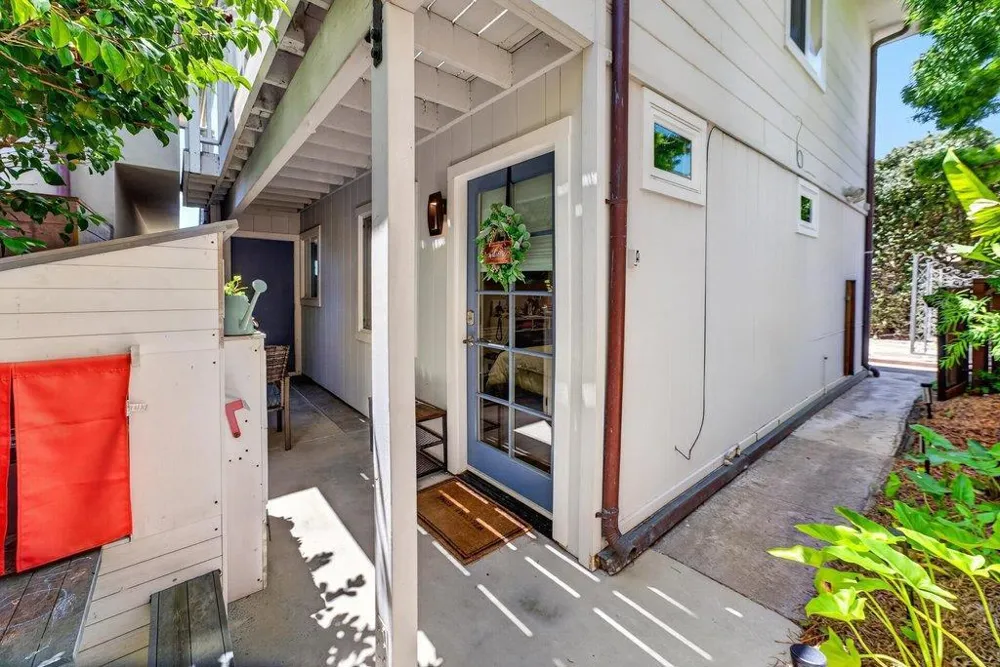 100 Oakland Capitola, CA 95010