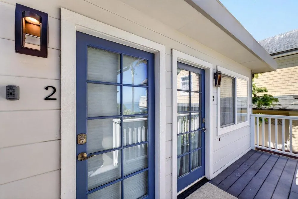 100 Oakland Capitola, CA 95010