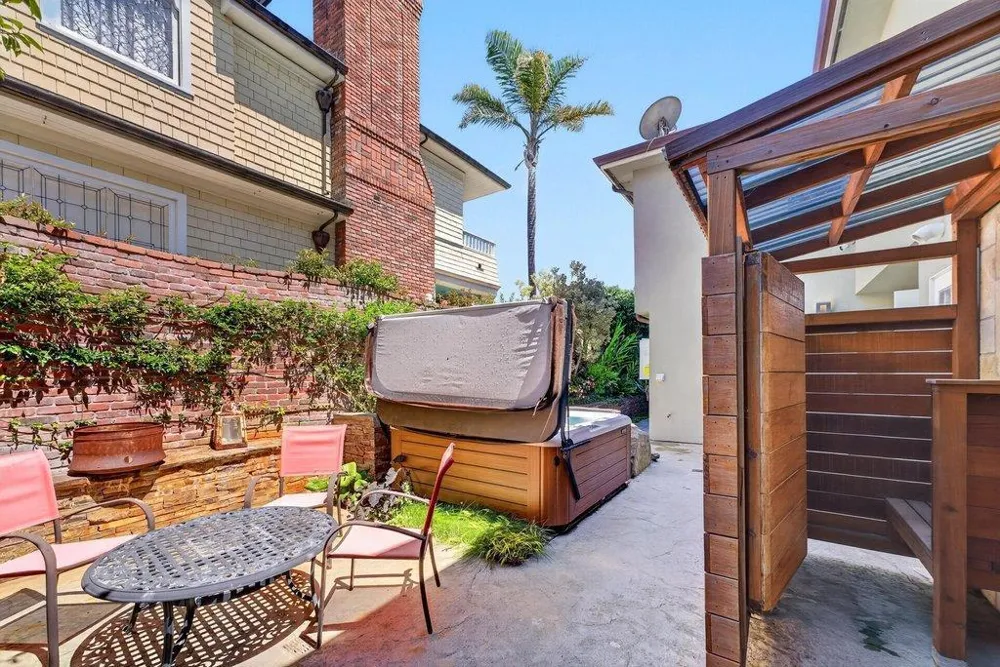 100 Oakland Capitola, CA 95010