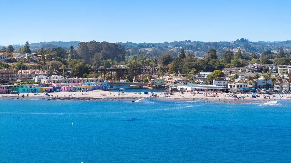 100 Oakland Capitola, CA 95010