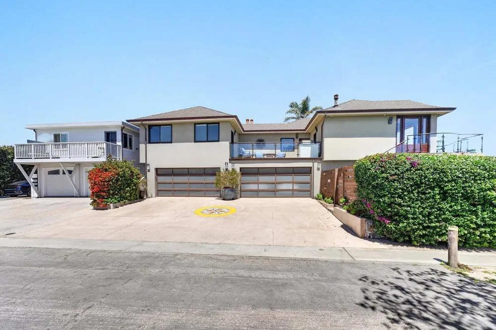 100 Oakland Capitola, CA 95010