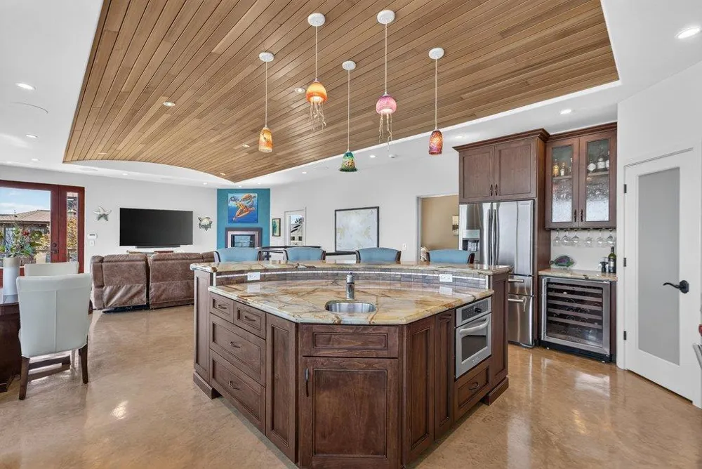 100 Oakland Capitola, CA 95010