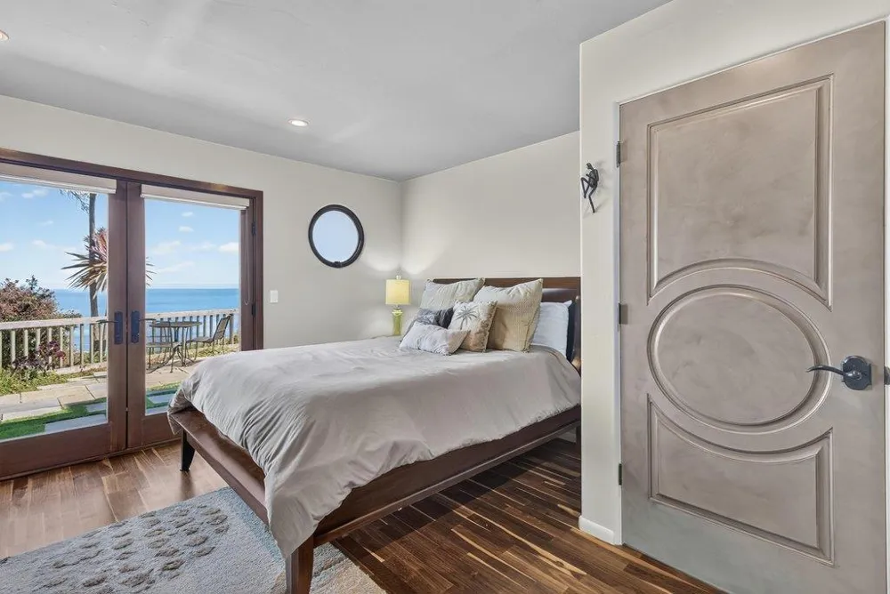 100 Oakland Capitola, CA 95010