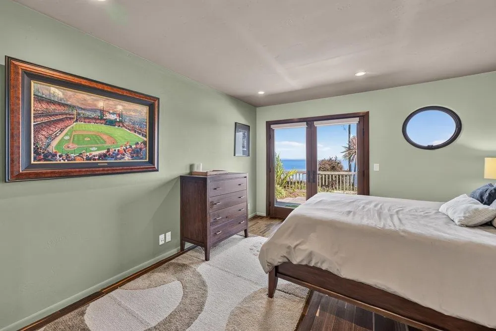 100 Oakland Capitola, CA 95010