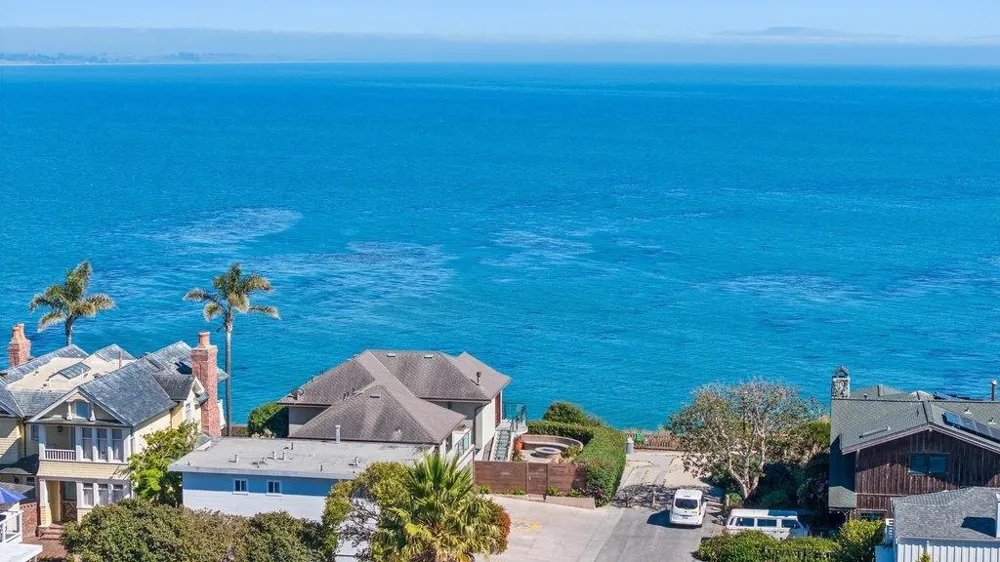 100 Oakland Capitola, CA 95010