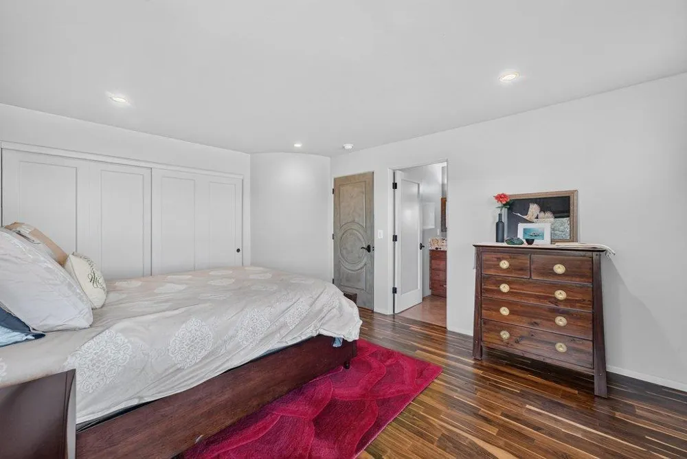 100 Oakland Capitola, CA 95010