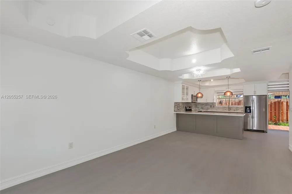 8423 S NW 138th Terrace #2802 Miami Lakes, FL 33016