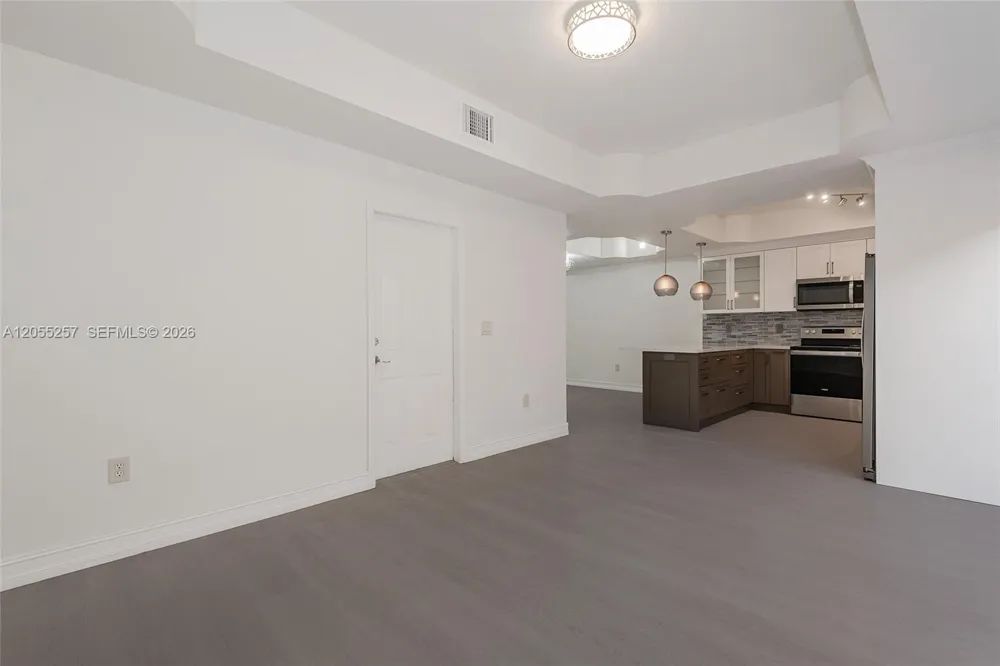8423 S NW 138th Terrace #2802 Miami Lakes, FL 33016