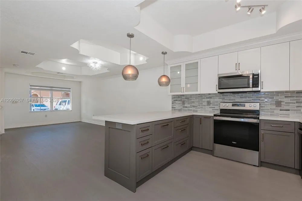 8423 S NW 138th Terrace #2802 Miami Lakes, FL 33016