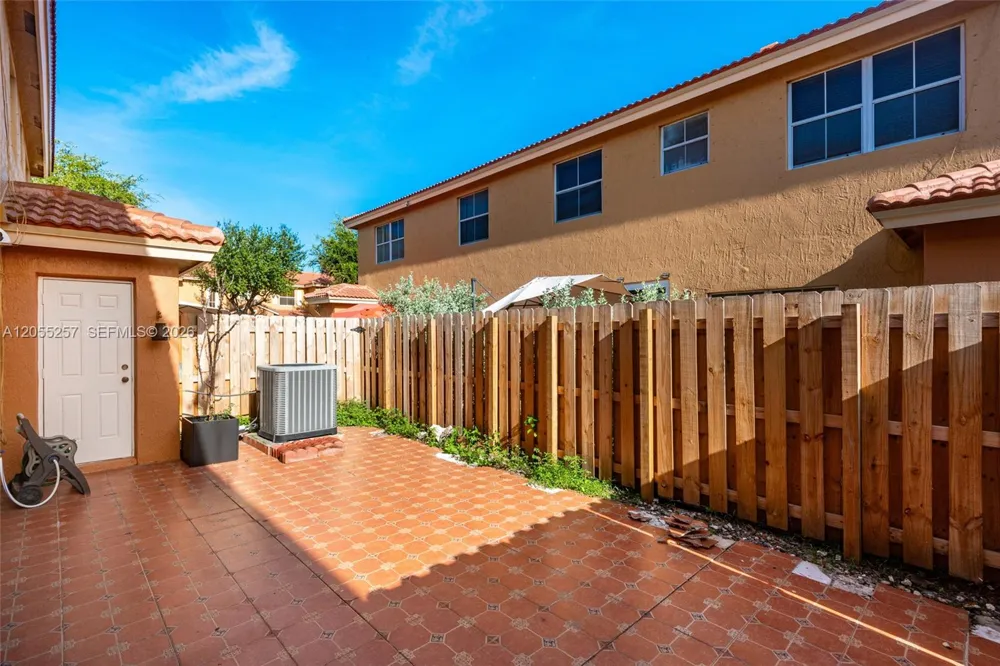 8423 S NW 138th Terrace #2802 Miami Lakes, FL 33016