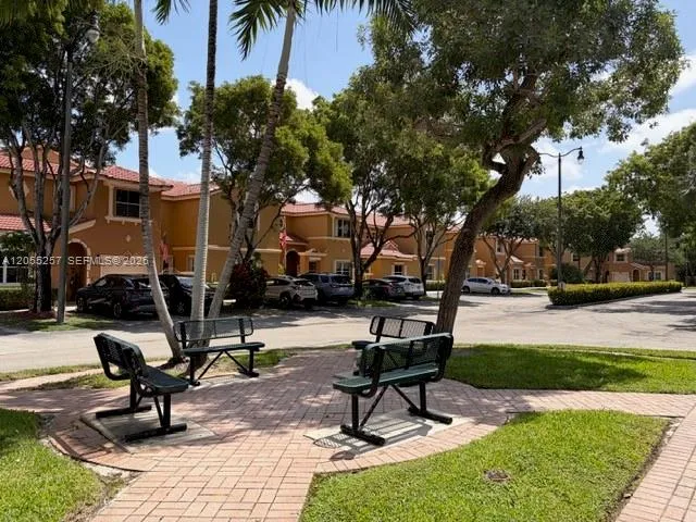 8423 S NW 138th Terrace #2802 Miami Lakes, FL 33016