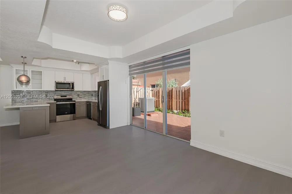 8423 S NW 138th Terrace #2802 Miami Lakes, FL 33016