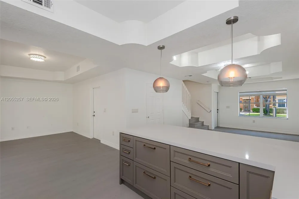 8423 S NW 138th Terrace #2802 Miami Lakes, FL 33016