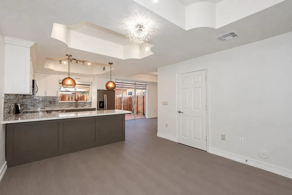 8423 S NW 138th Terrace #2802 Miami Lakes, FL 33016