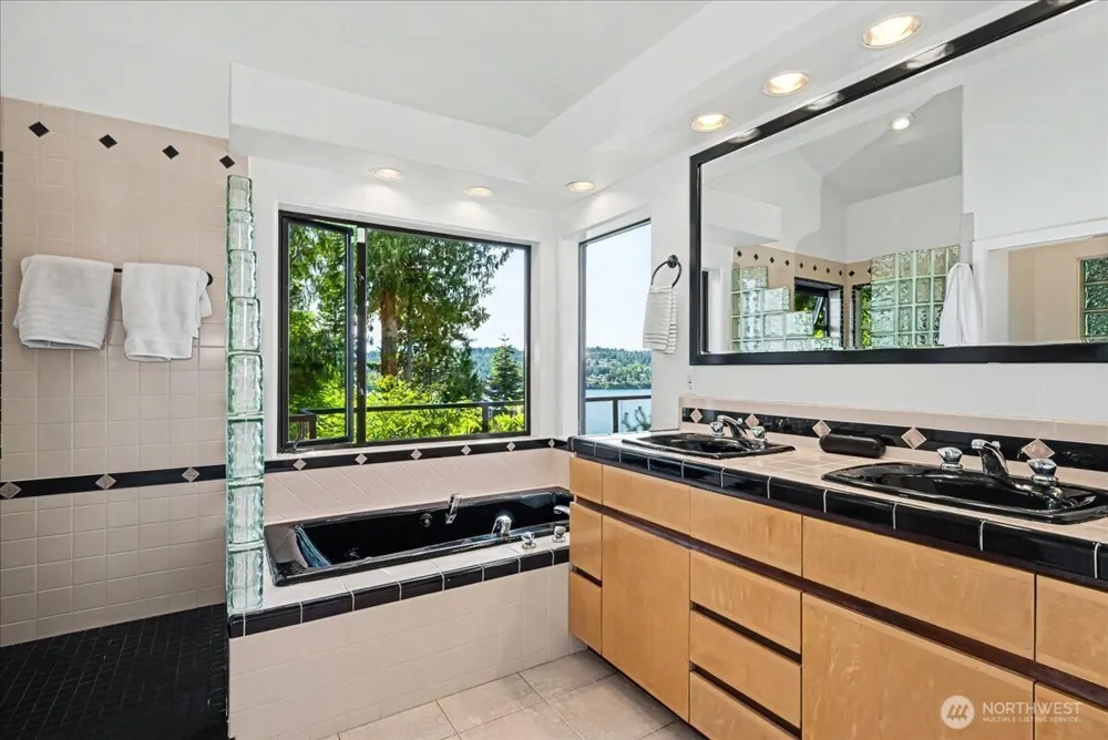 1385 E Ludlow Ridge Road Port Ludlow, WA 98365