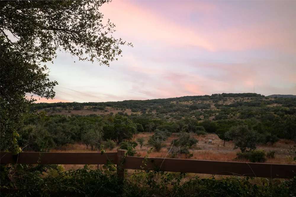 8075 Mount Sharp Road Wimberley, TX 78676