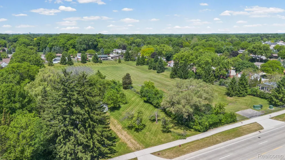 42021 Dequindre Road Troy City, MI 48085