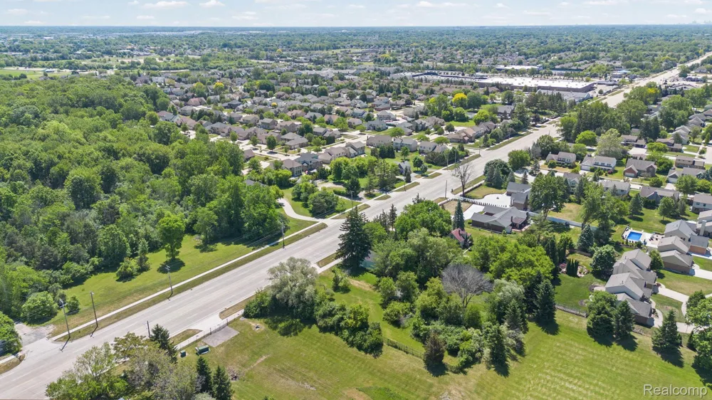 42021 Dequindre Road Troy City, MI 48085