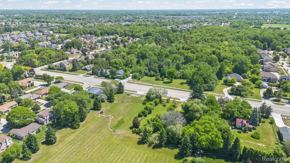 42021 Dequindre Road Troy City, MI 48085