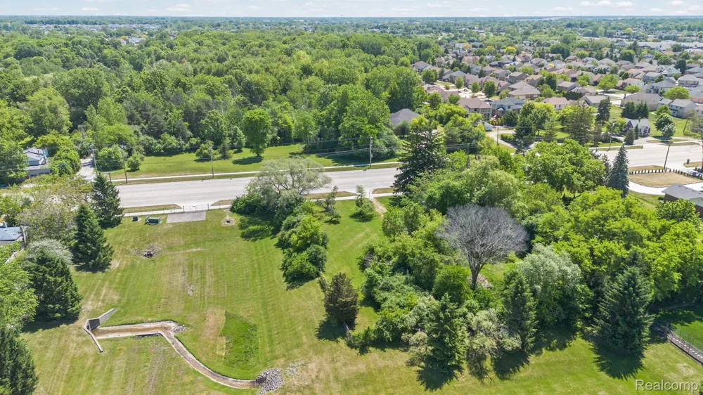 42021 Dequindre Road Troy City, MI 48085