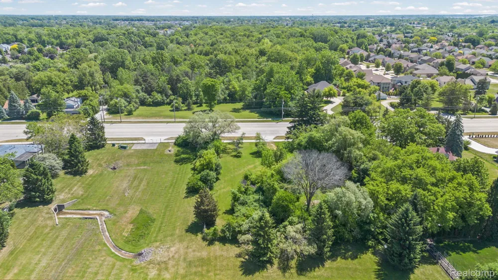 42021 Dequindre Road Troy City, MI 48085