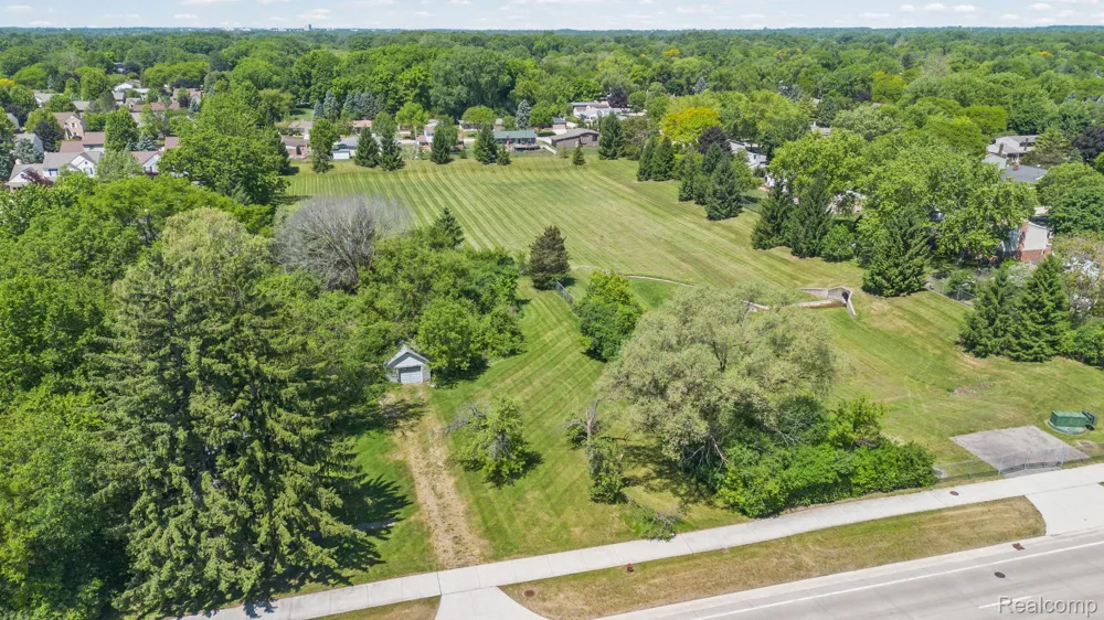 42021 Dequindre Road Troy City, MI 48085