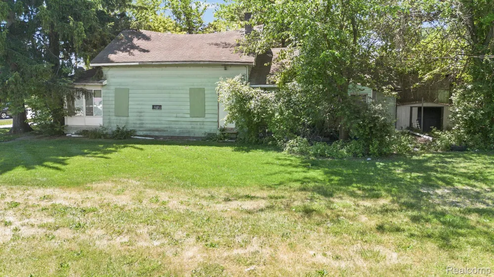 42021 Dequindre Road Troy City, MI 48085