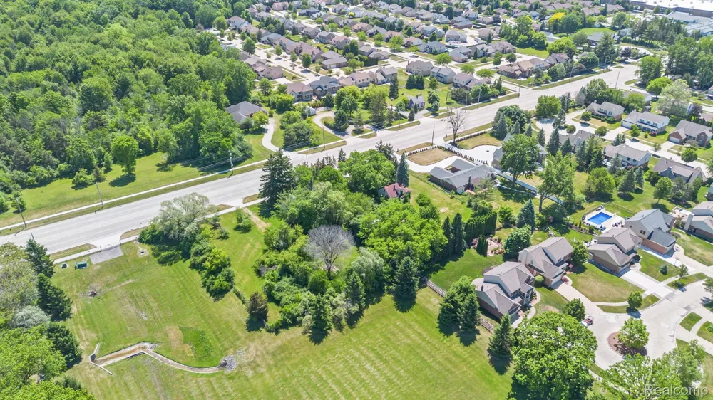 42021 Dequindre Road Troy City, MI 48085