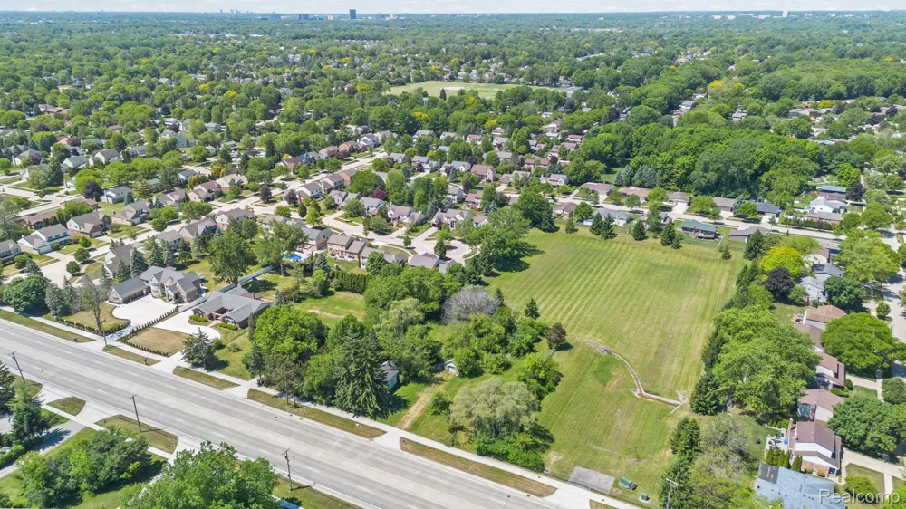 42021 Dequindre Road Troy City, MI 48085
