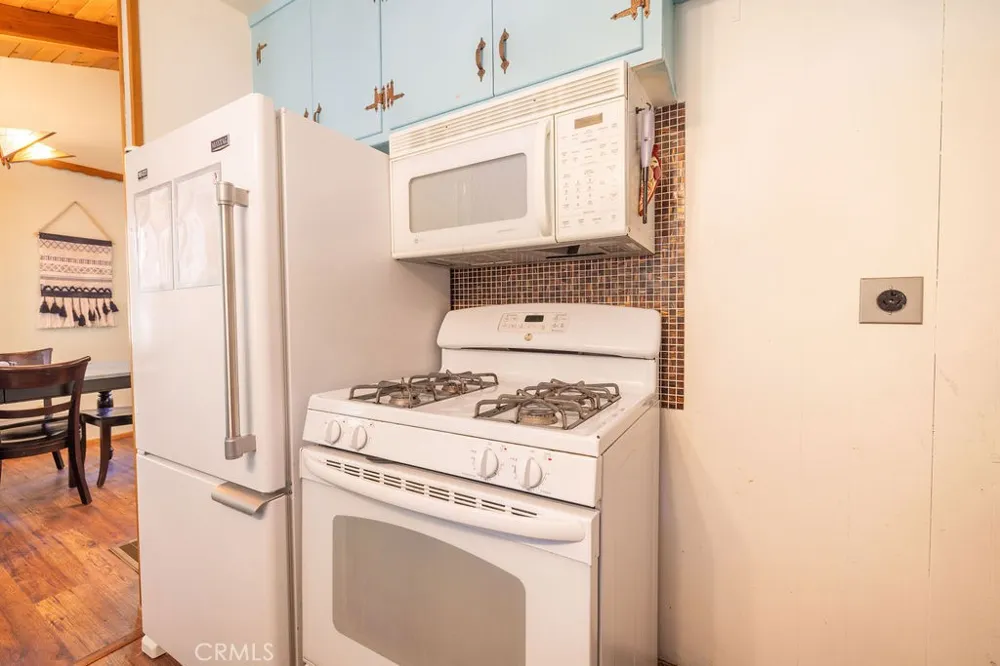 2383 Secret Running Springs, CA 92382