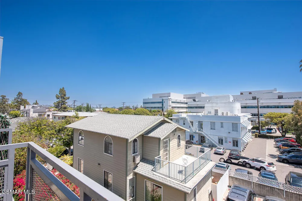 1238 22nd Street #3 Santa Monica, CA 90404
